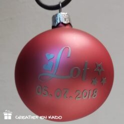roze kerstbal met naam en geboorte datum
