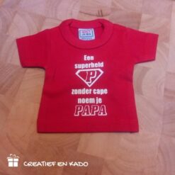 mini shirtje rood papa superheld logo