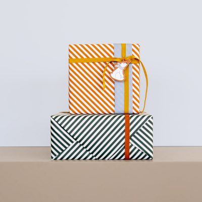 inpakpapier stiped diagonal petrol, cadeau papier stiped diagonal red, kadopapier, cadeau voorbeelden
