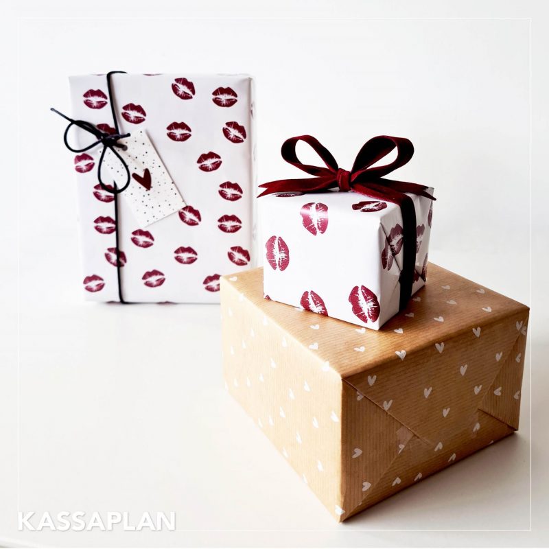 cadeau papier kiss me tender bordeaux, inpakpapier kiss me tender, inpakken, kado papier white hearts