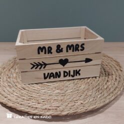 houten kratje mr & mrs, kado huwelijk, kratje eigen tekst