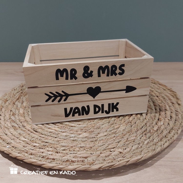 houten kratje mr & mrs, kado huwelijk, kratje eigen tekst