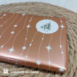 inpakpapier falling stars, kadopapier kerst, kadopapier rosegoud, inpakken, kadosticker reinder forest, inpakinspiratie