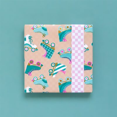 inpakpapier roller skates nude, kadopapier rolschaatsen, kadopapier meisjes, inpakken, inpakinspiratie, printje van de week