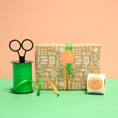 inpakpapier foodies kraft, kadopapier keuken, inpakken, inpakinspiratie, kadosticker hearts, printje van de week