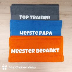 handdoek met naam of korte tekst, handdoek papa, handdoek meester, handdoek trainer, handdoek bedrukt