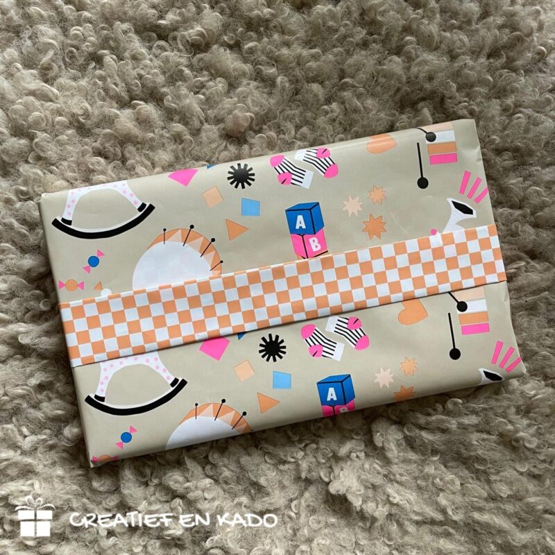 inpakpapier toy story, inpakken, inpakinspiratie, kadopapier speelgoed, verjaardag kind, printje van de week
