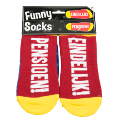 funny socks eindelijk pensioen, sokken pensioen, kado stoppen met werken, pensioen leeftijd