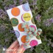 inpakpapier smiley confetti feest, kadosticker smiley mini, inpakken, inpakinspiratie, brandrep Noor (2)