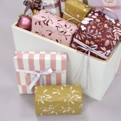 inpakpapier colorblocking, inpakpapier let's decoratie, inpakpapier mistletoe memories, sfeerbeeld, inpakinspiratie