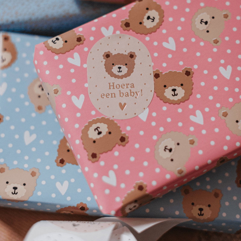 inpakpapier little bear blauw roze, inpakinspiratie, kadosticker little bear