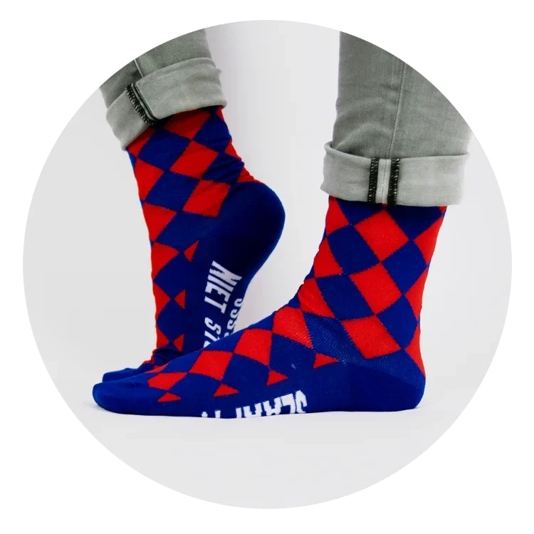 funny socks opa slaapt sfeerbeeld